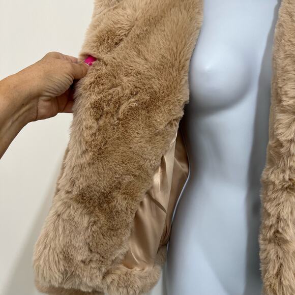 MinkPink Faux Fur Anya Jacket Coat L Tan Fuzzy Plush Cozy Mobwife Party Retro - Picture 9 of 16
